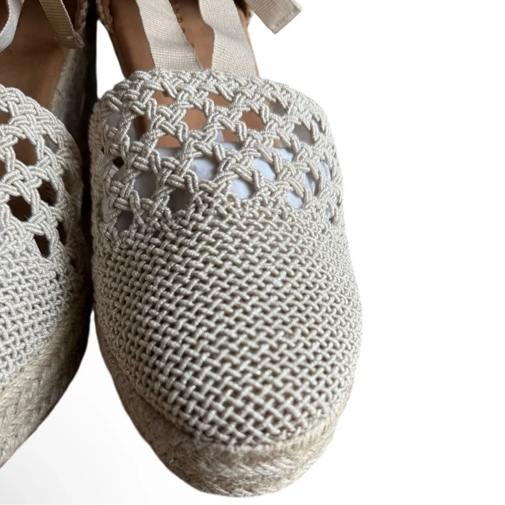 NWOT Bamboo Going On Your Way Beige Espadrille Wedges Size 8